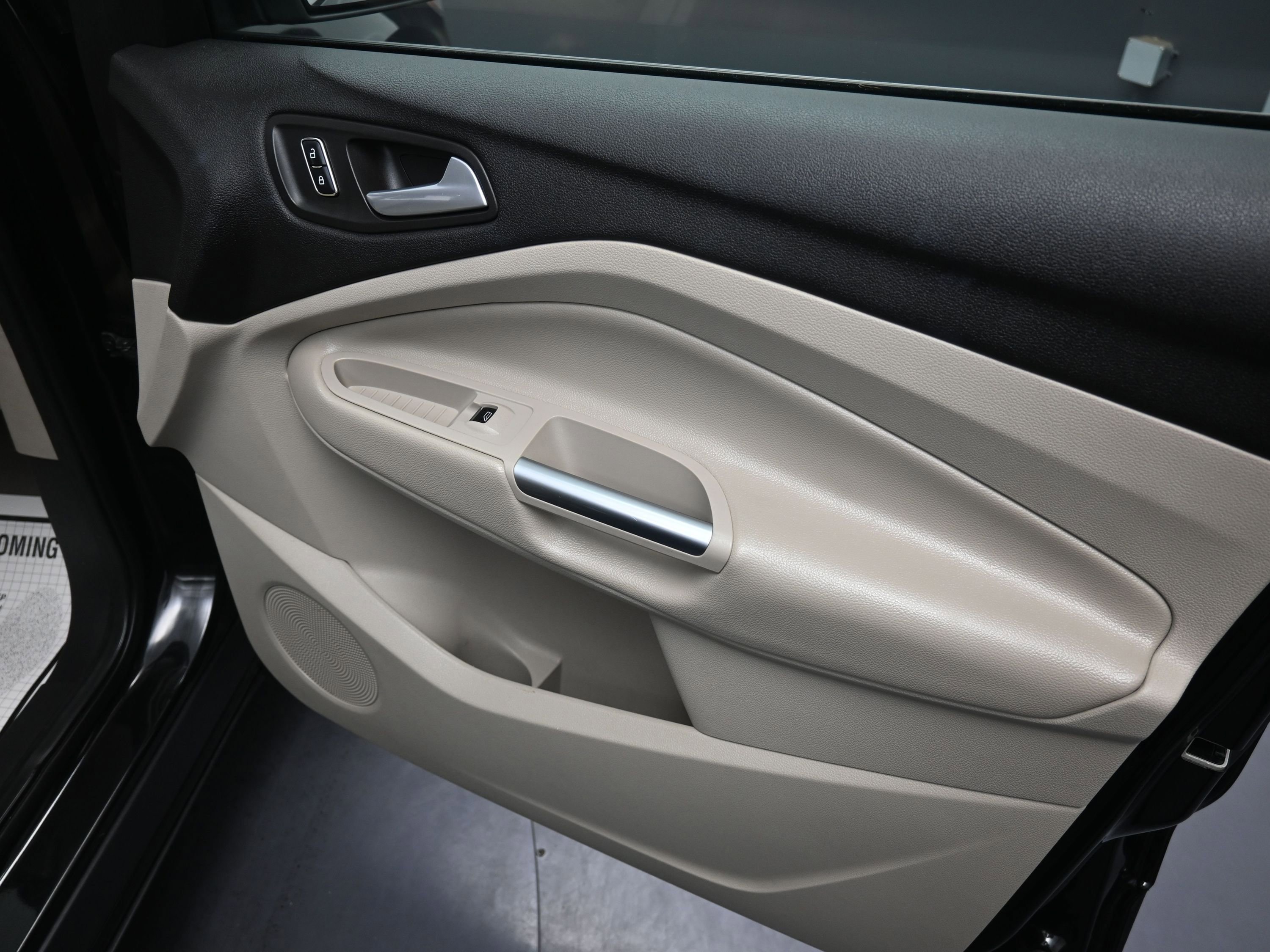 Used 2013 Ford Escape SEL image 28