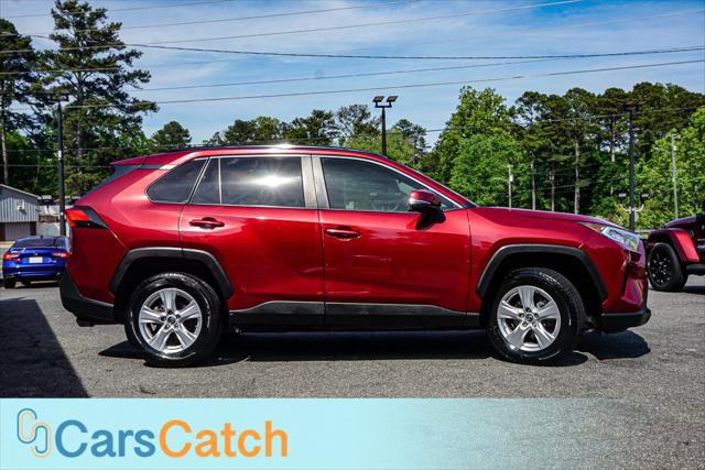 Used 2019 Toyota RAV4 XLE w/ Convenience Package FWD image 2