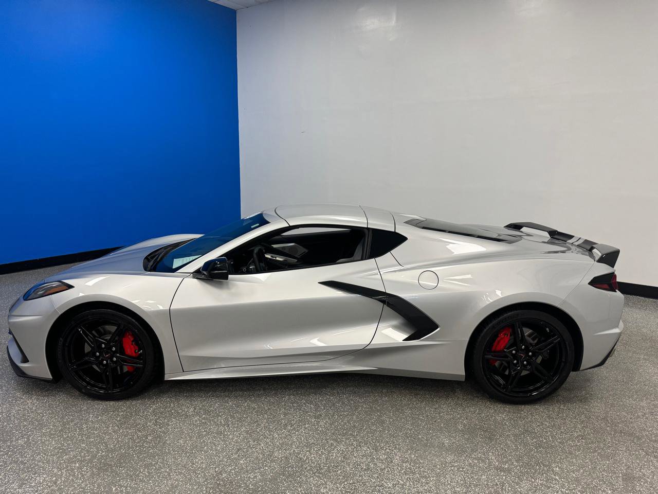 Used 2020 Chevrolet Corvette Stingray Premium Cpe w/ 3LT Preferred Equipment Group RWD image 6