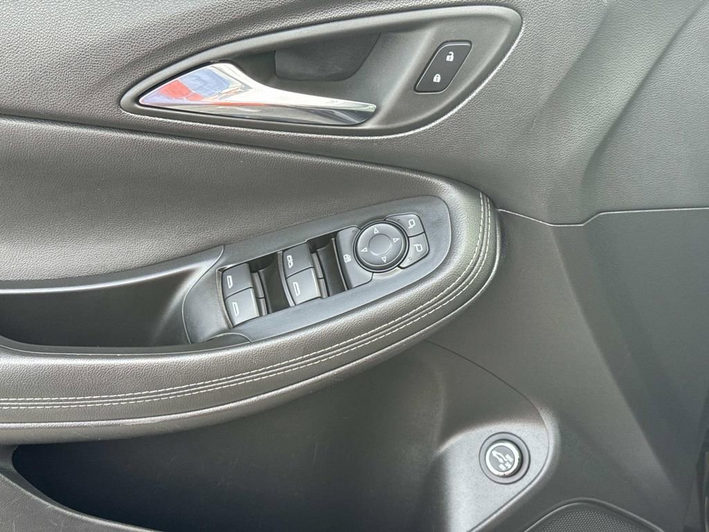 Certified 2023 Buick Encore GX Select w/ Sport Touring Package FWD image 19