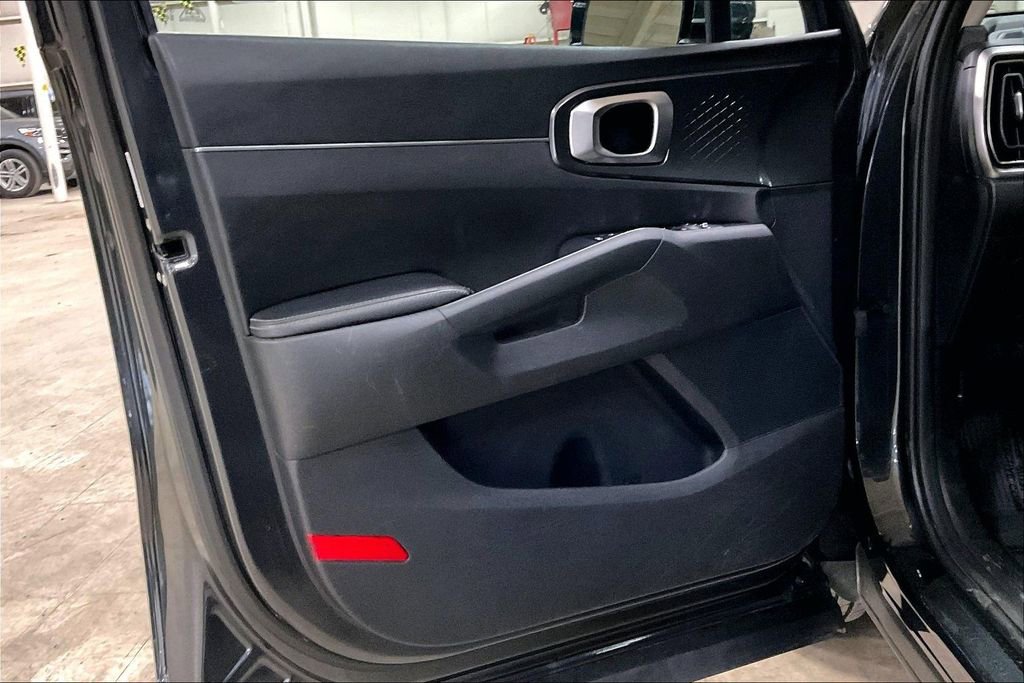 Used 2024 Kia Sorento S image 21