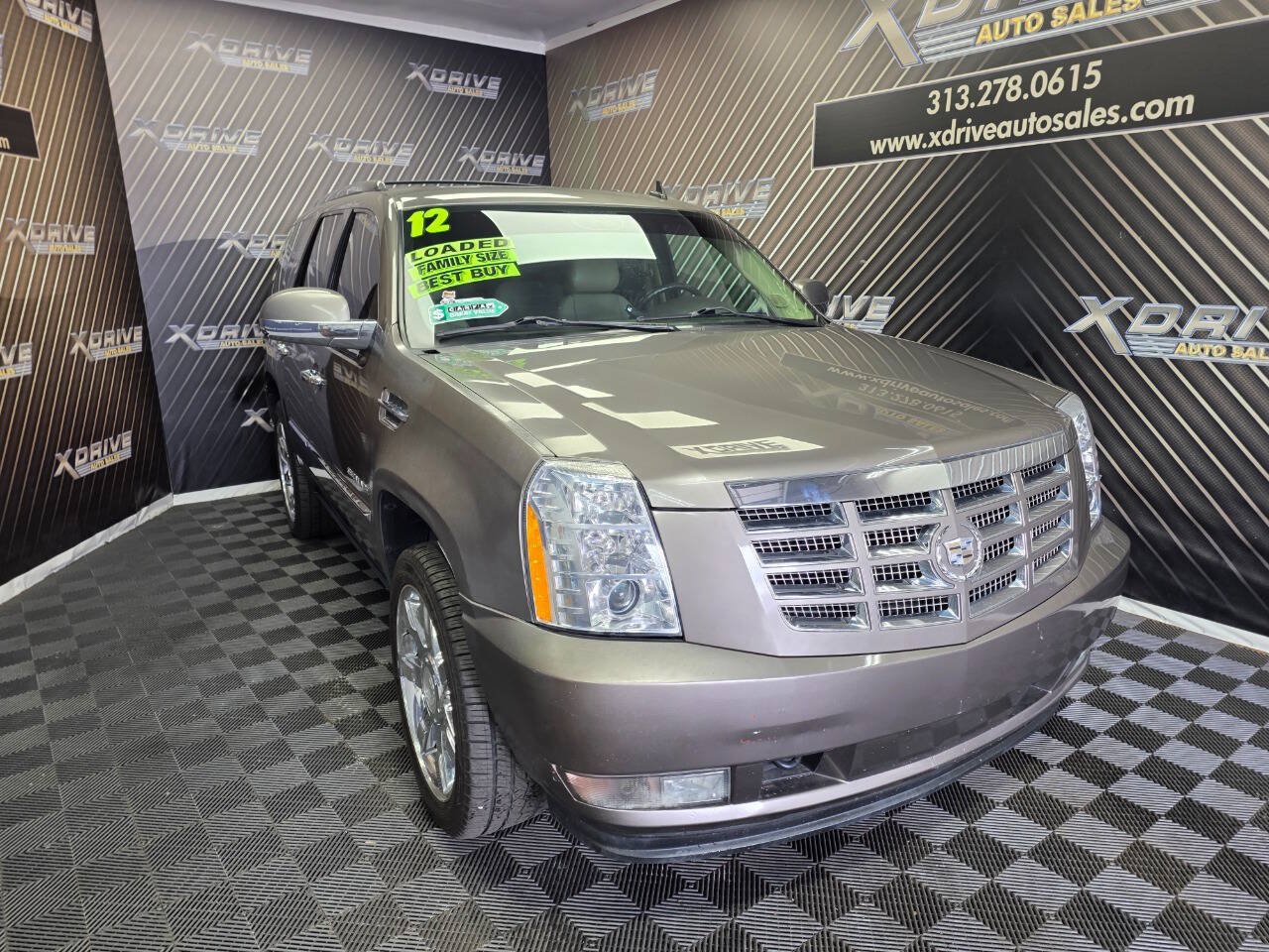 Used 2012 Cadillac Escalade Luxury RWD image 6