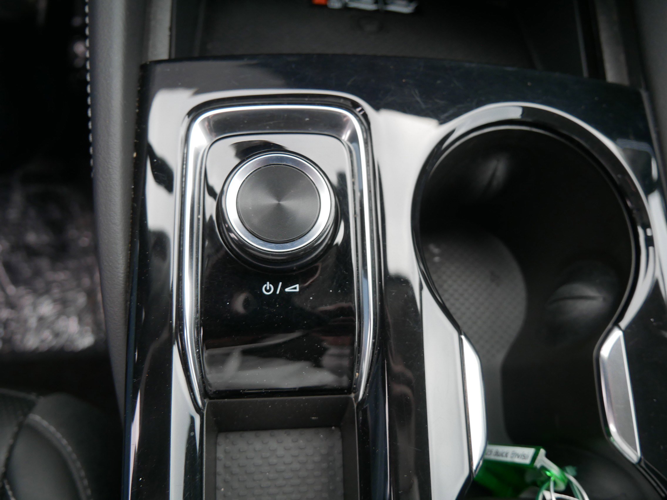 Used 2025 Buick Envision Preferred image 32