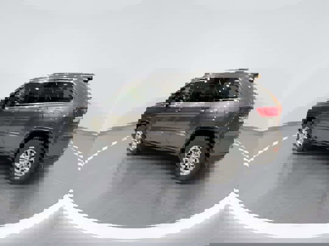 Used 2020 Jeep Grand Cherokee Laredo image 6