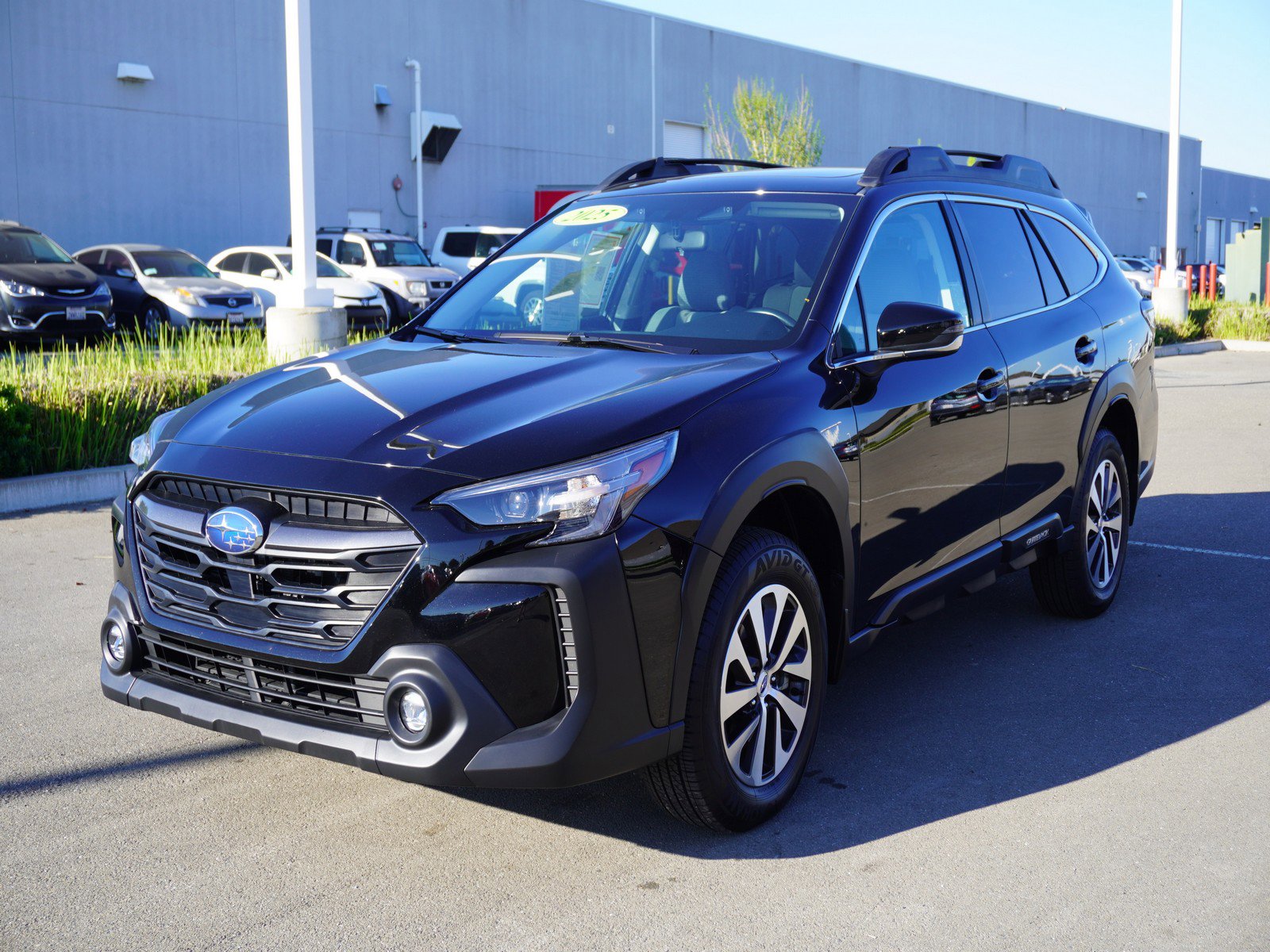 Used 2025 Subaru Outback Premium image 8