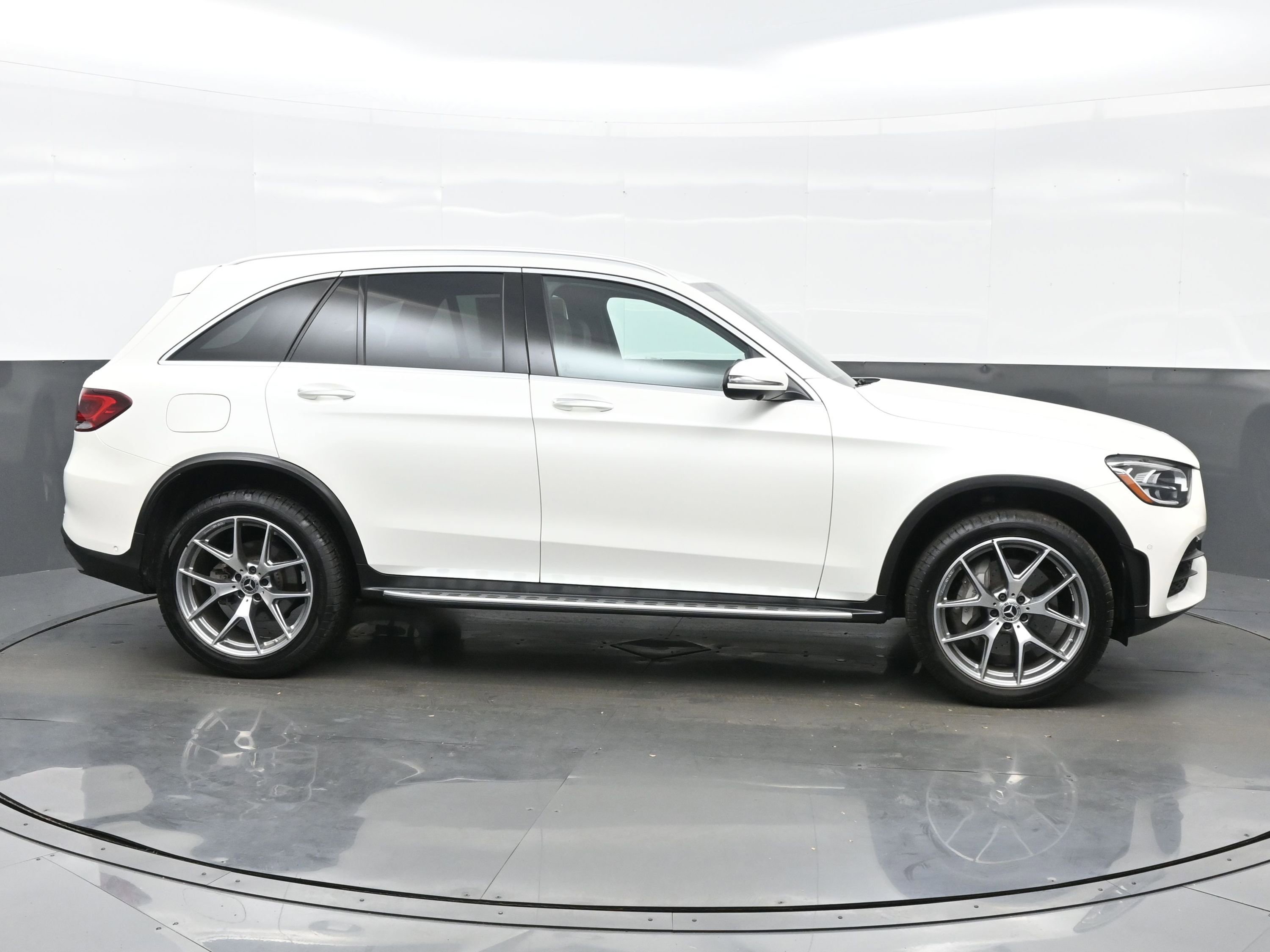 Used 2022 Mercedes-Benz GLC 300 4MATIC image 7