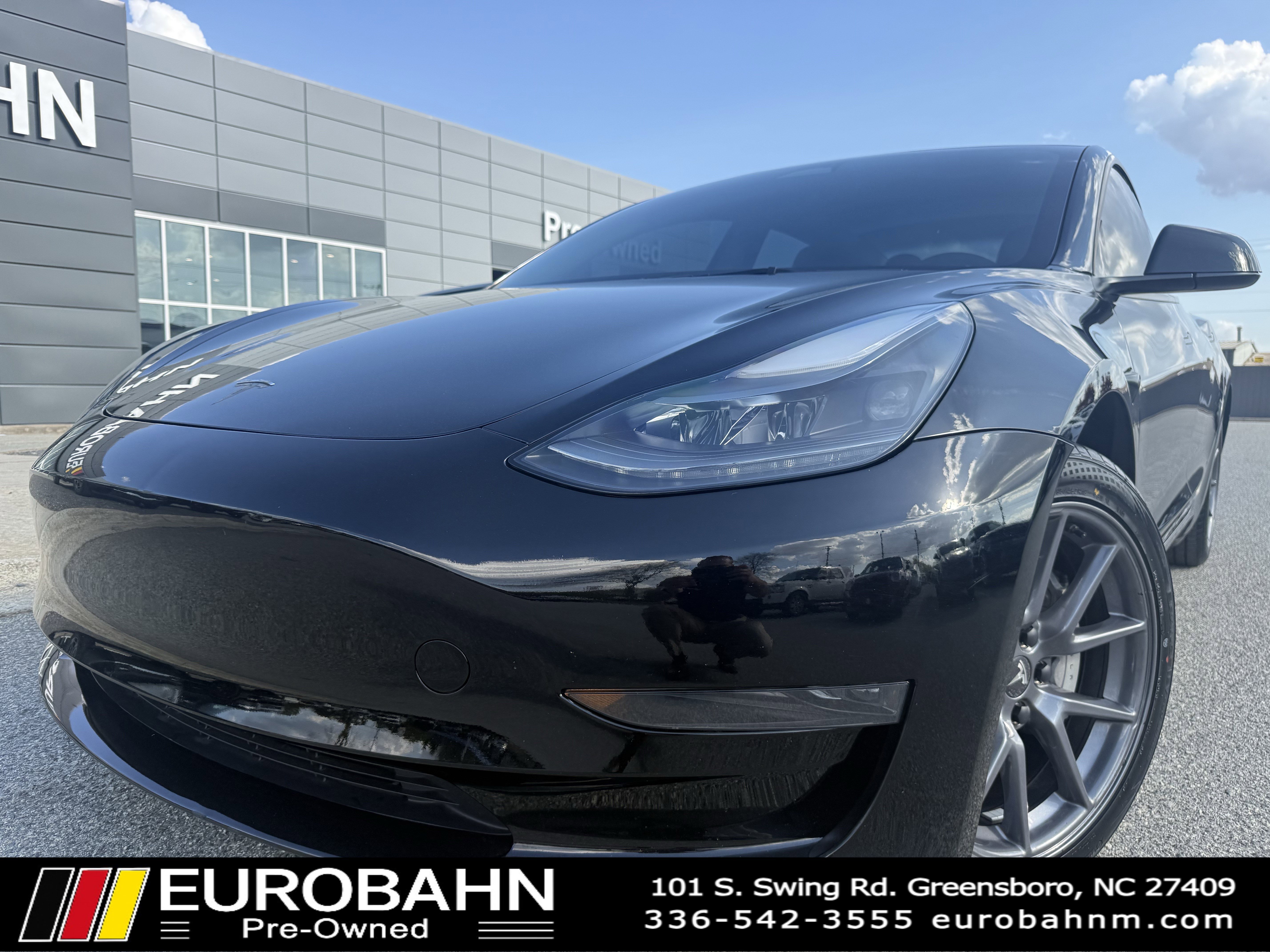 Used 2023 Tesla Model 3 Standard Range image 1