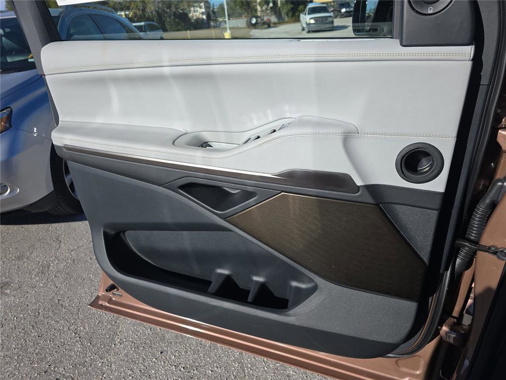 New 2026 Lincoln Navigator L Black Label w/ Black Label Special Edition image 21