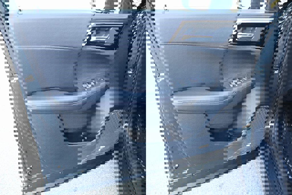 New 2025 Mitsubishi Outlander SE image 6