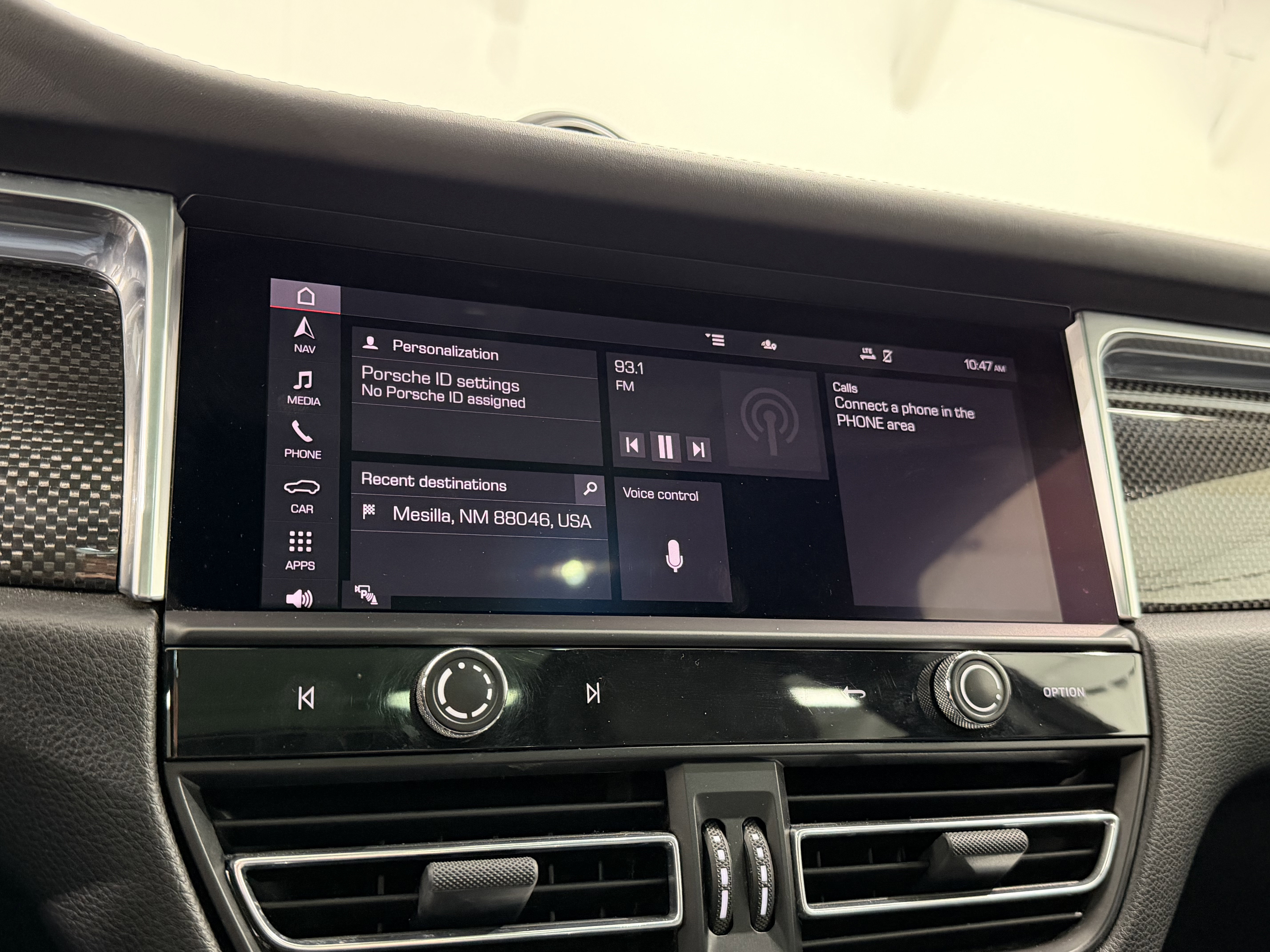 Certified 2022 Porsche Macan image 40