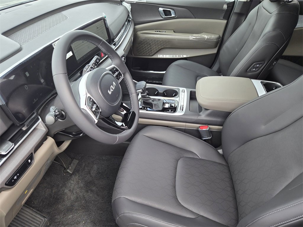 New 2026 Kia Carnival SX image 9