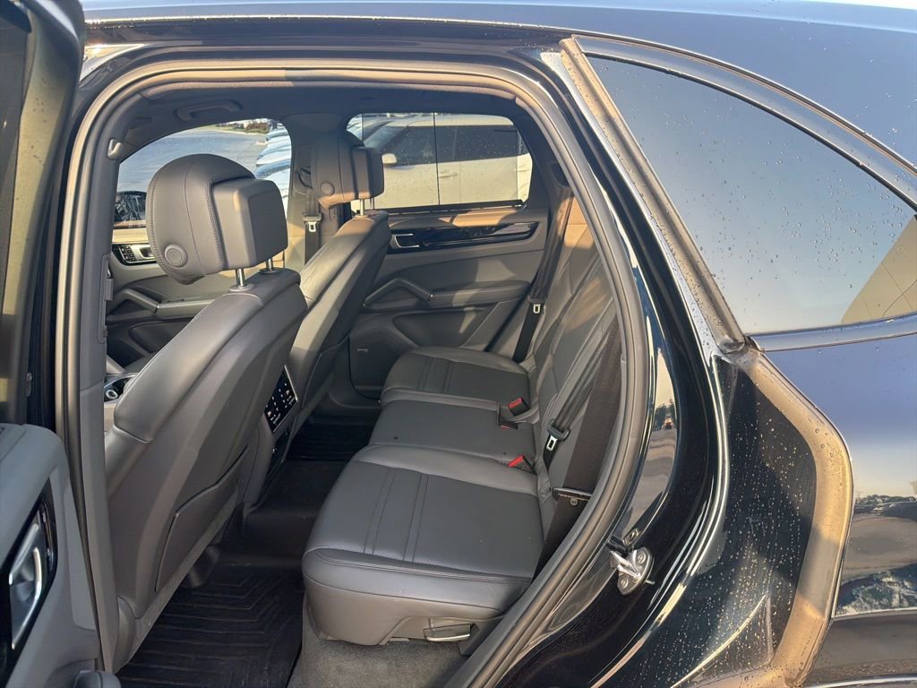 Used 2019 Porsche Cayenne AWD/4WD image 22