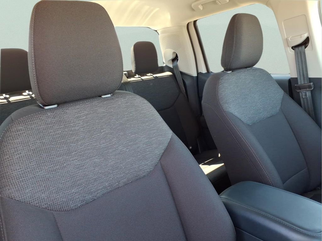 Used 2025 Ford Maverick XL image 15