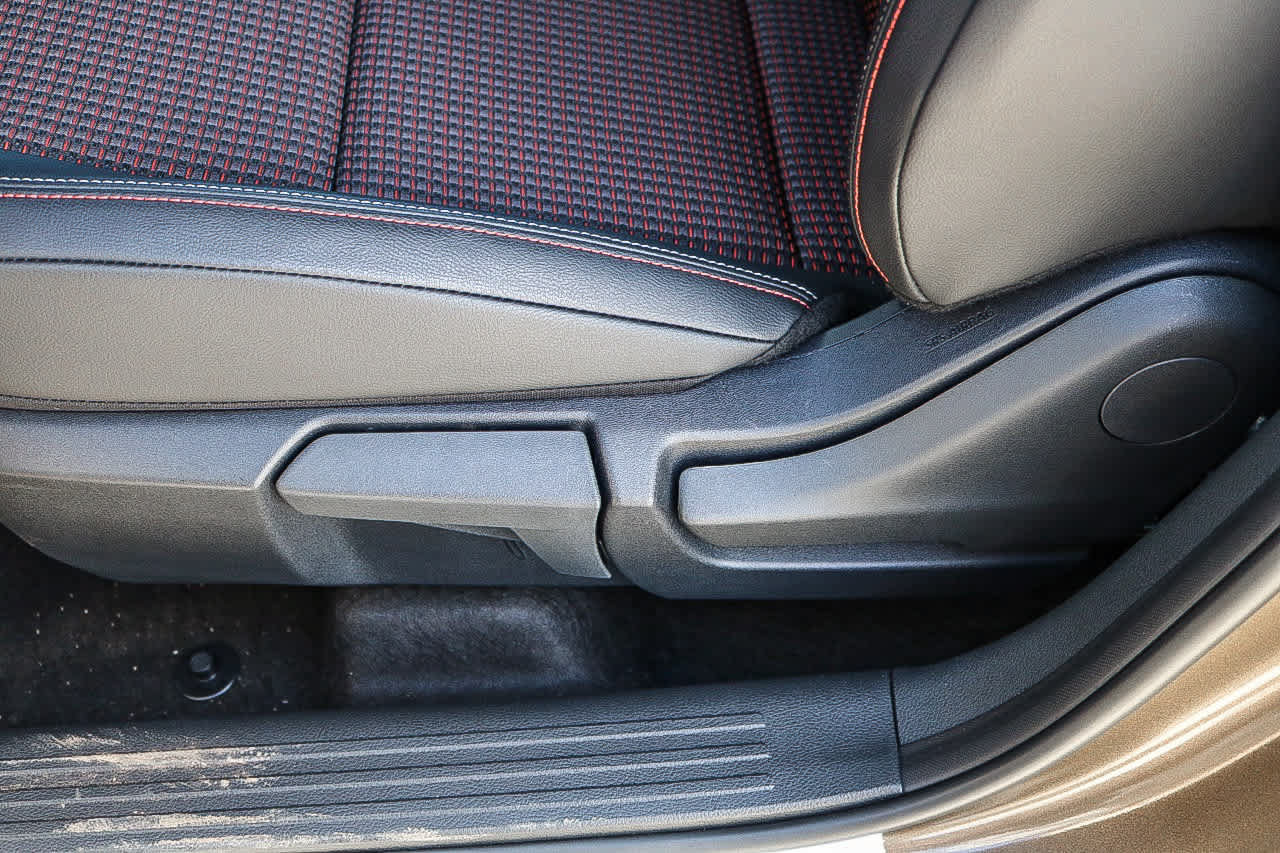 New 2026 Nissan Kicks SR FWD image 36