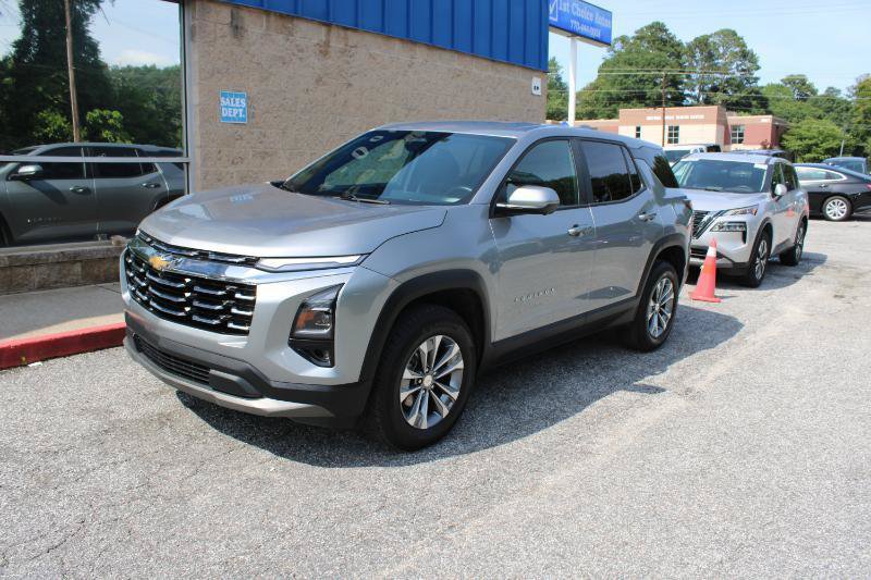 Used 2025 Chevrolet Equinox LT w/ Safety and Technology Package AWD/4WD image 3