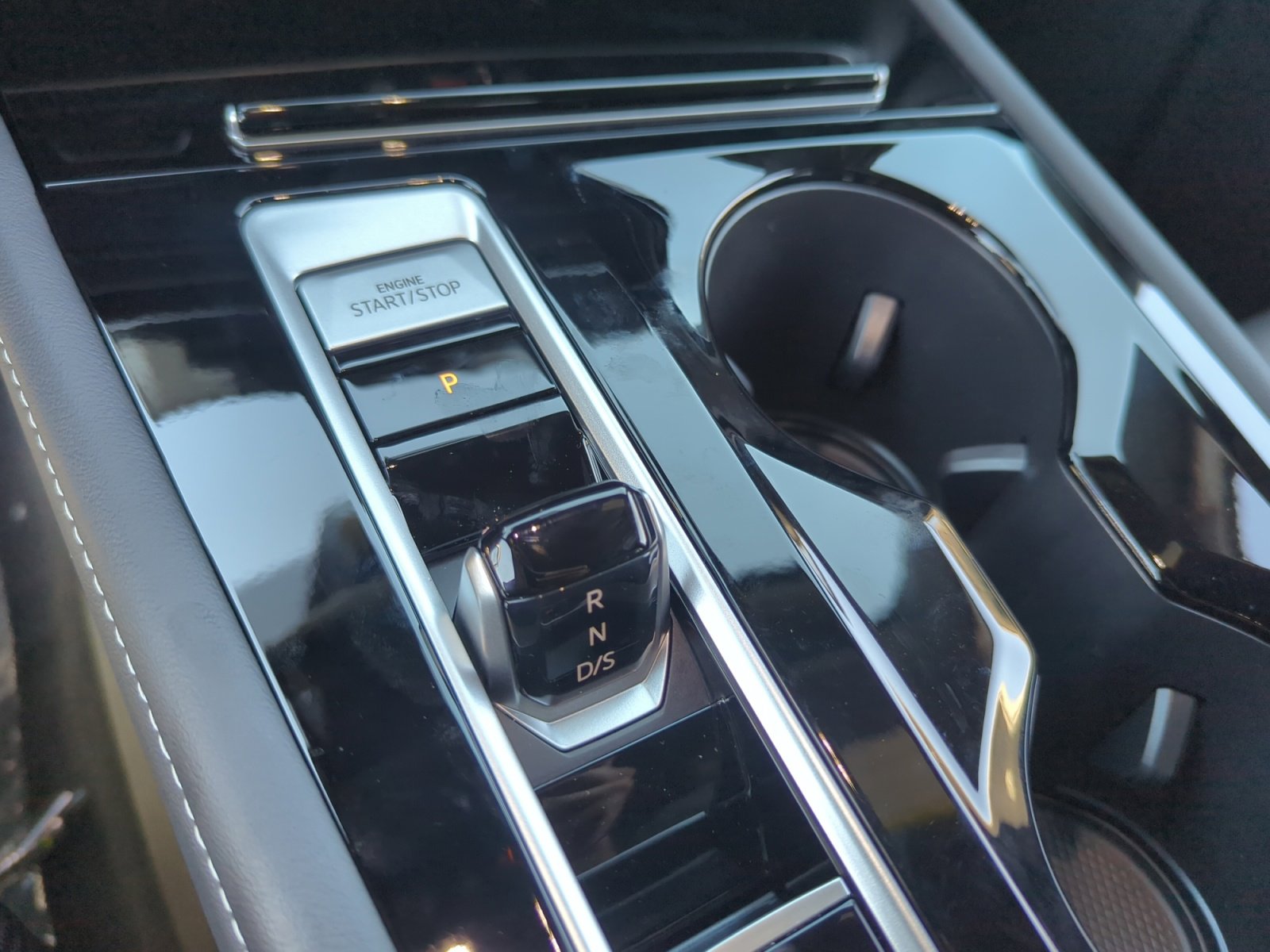 New 2026 Volkswagen Atlas Cross Sport SE image 15