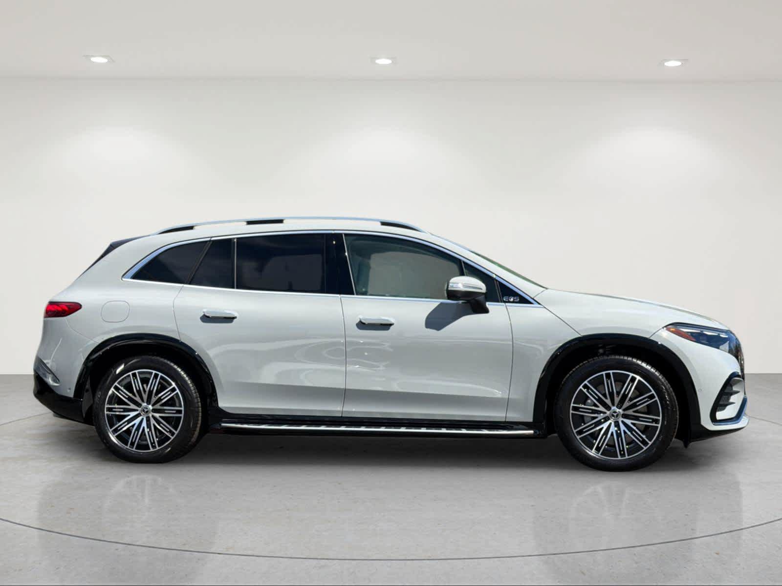 New 2027 Mercedes-Benz EQS 400 4MATIC SUV image 6