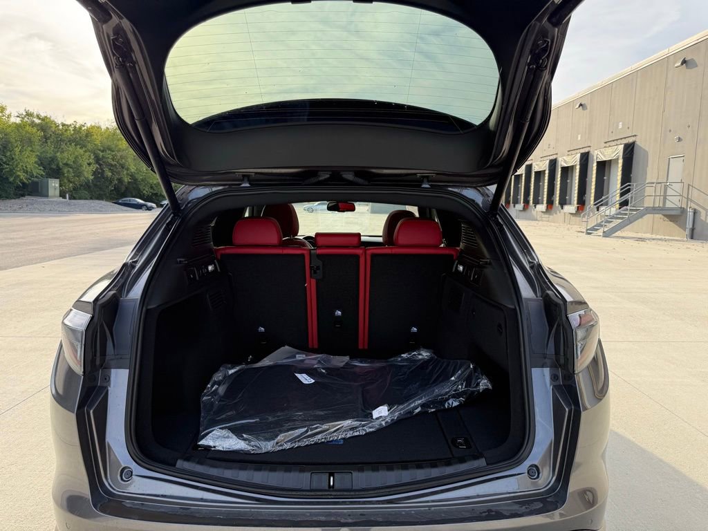 New 2025 Alfa Romeo Stelvio Sprint w/ Veloce Package image 8