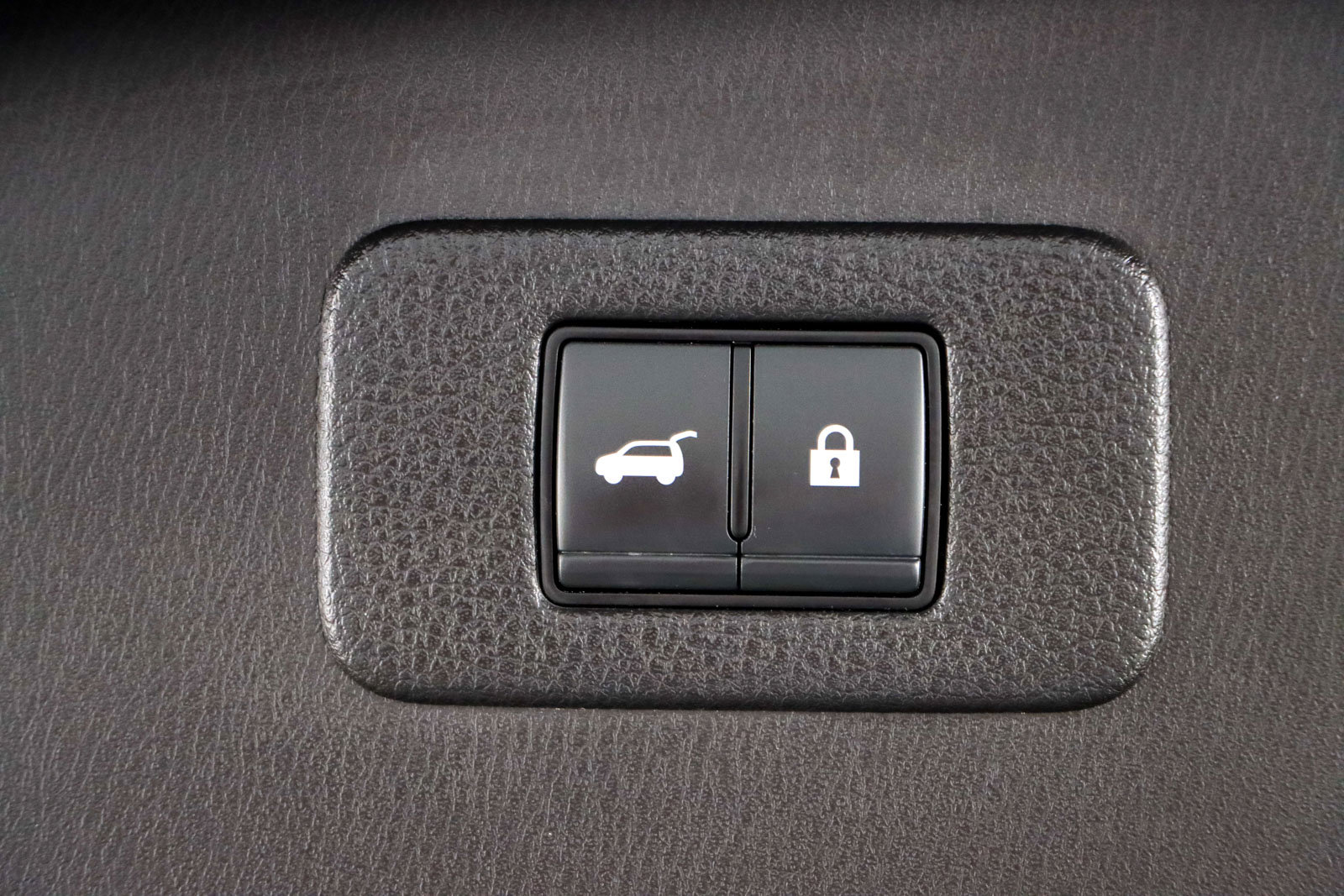 Used 2023 Nissan Armada SL w/ Midnight Edition Package AWD/4WD image 33