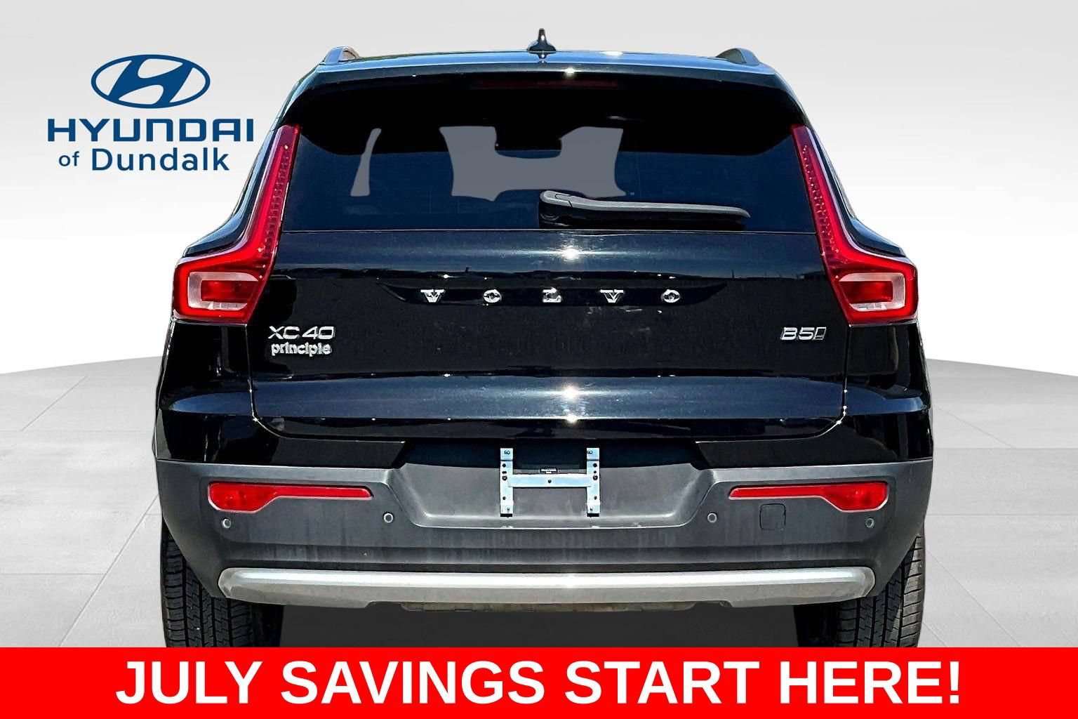 Used 2024 Volvo XC40 B5 Plus AWD/4WD image 6