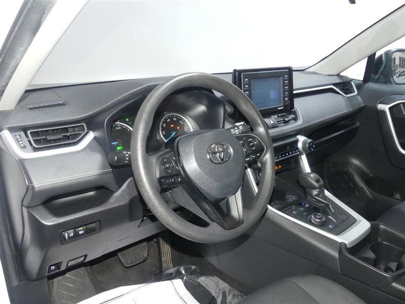 Used 2021 Toyota RAV4 LE image 22