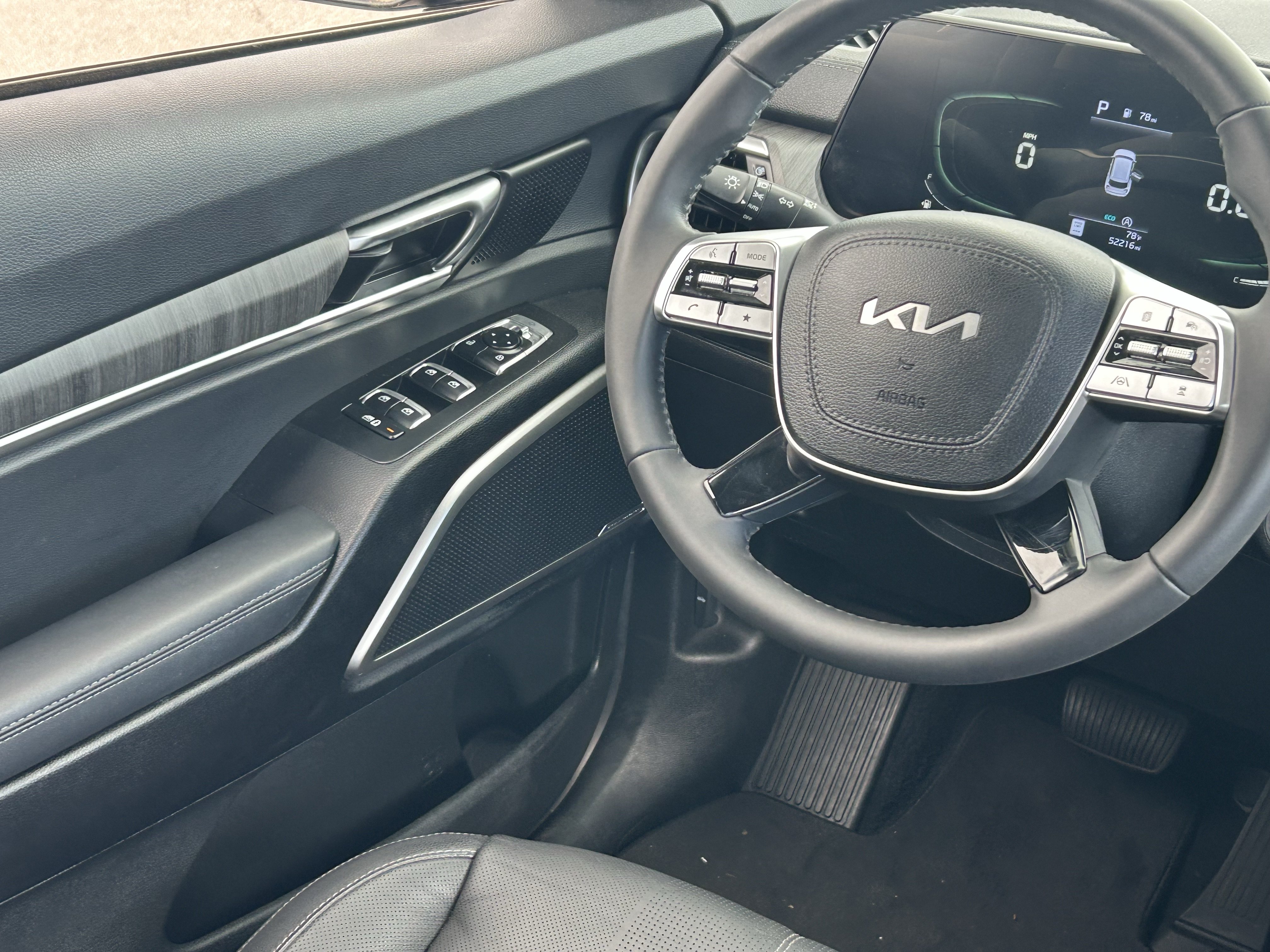 Certified 2023 Kia Telluride EX w/ EX Captain's Chair Package FWD image 16