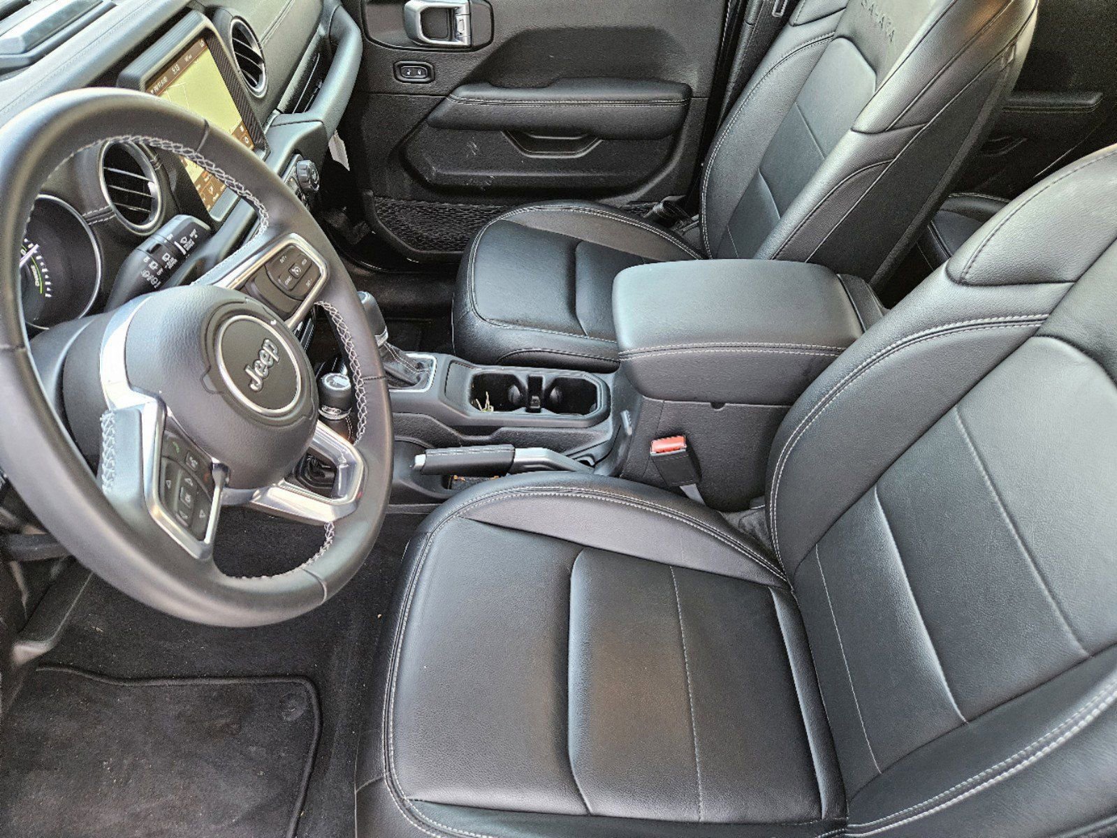 New 2022 Jeep Wrangler Unlimited Sahara image 13