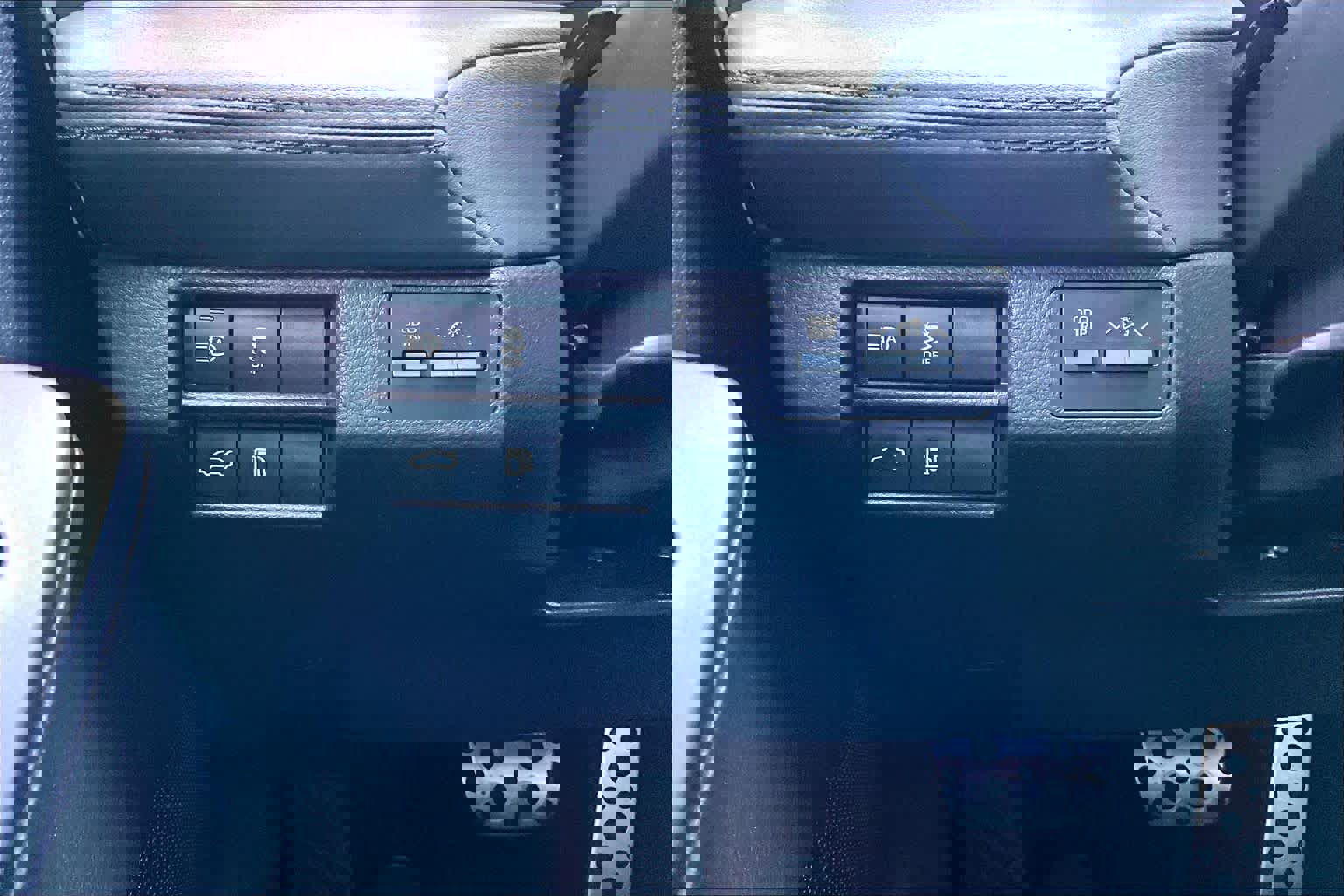 Used 2019 Toyota Avalon XSE image 36