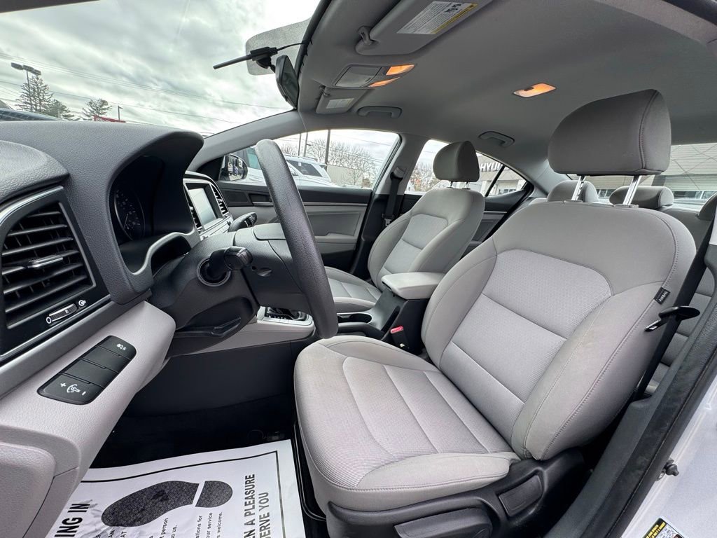 Used 2017 Hyundai Elantra SE FWD image 19