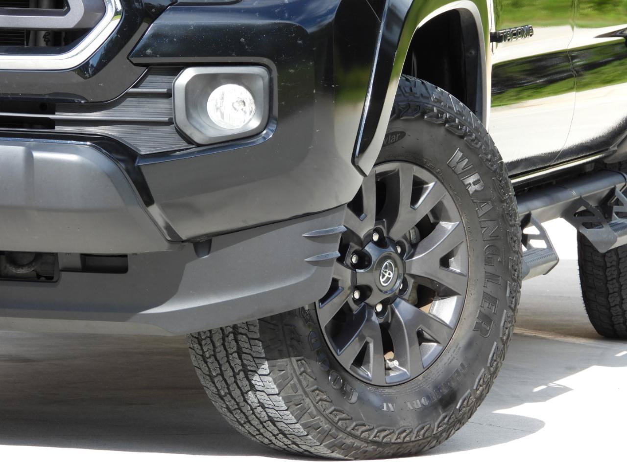 Used 2022 Toyota Tacoma SR5 RWD image 6