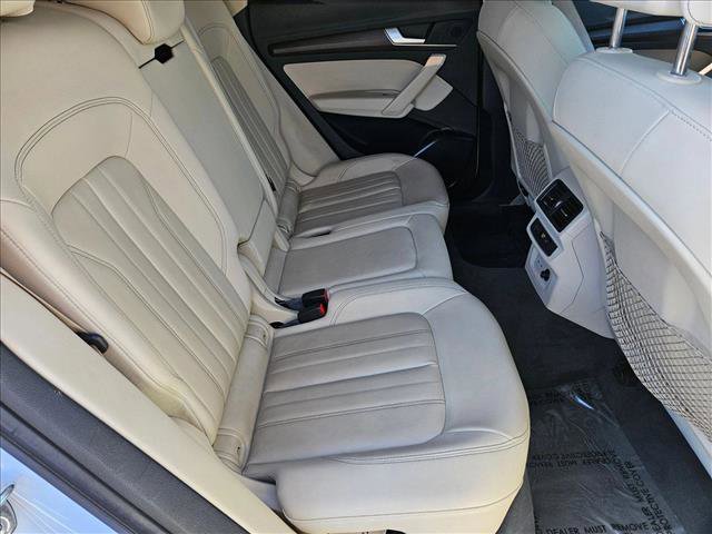 Used 2021 Audi Q5 e Premium w/ Convenience Package image 18