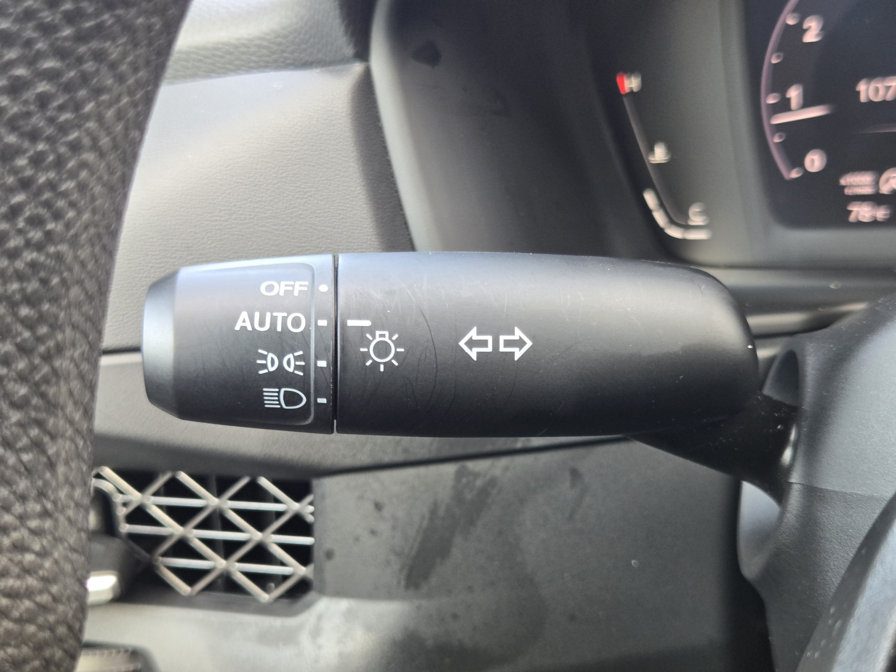 Used 2025 Honda Accord SE image 18