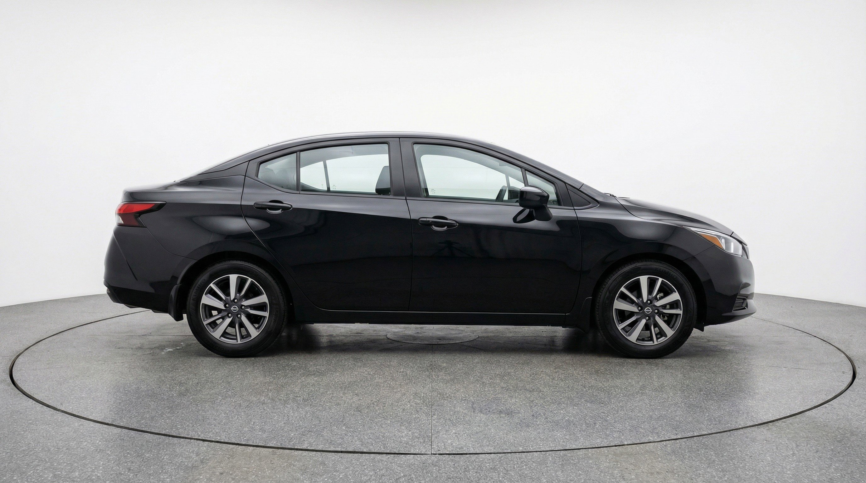 Used 2025 Nissan Versa SV image 11