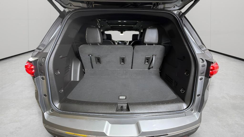 Certified 2023 Chevrolet Traverse Premier FWD image 30