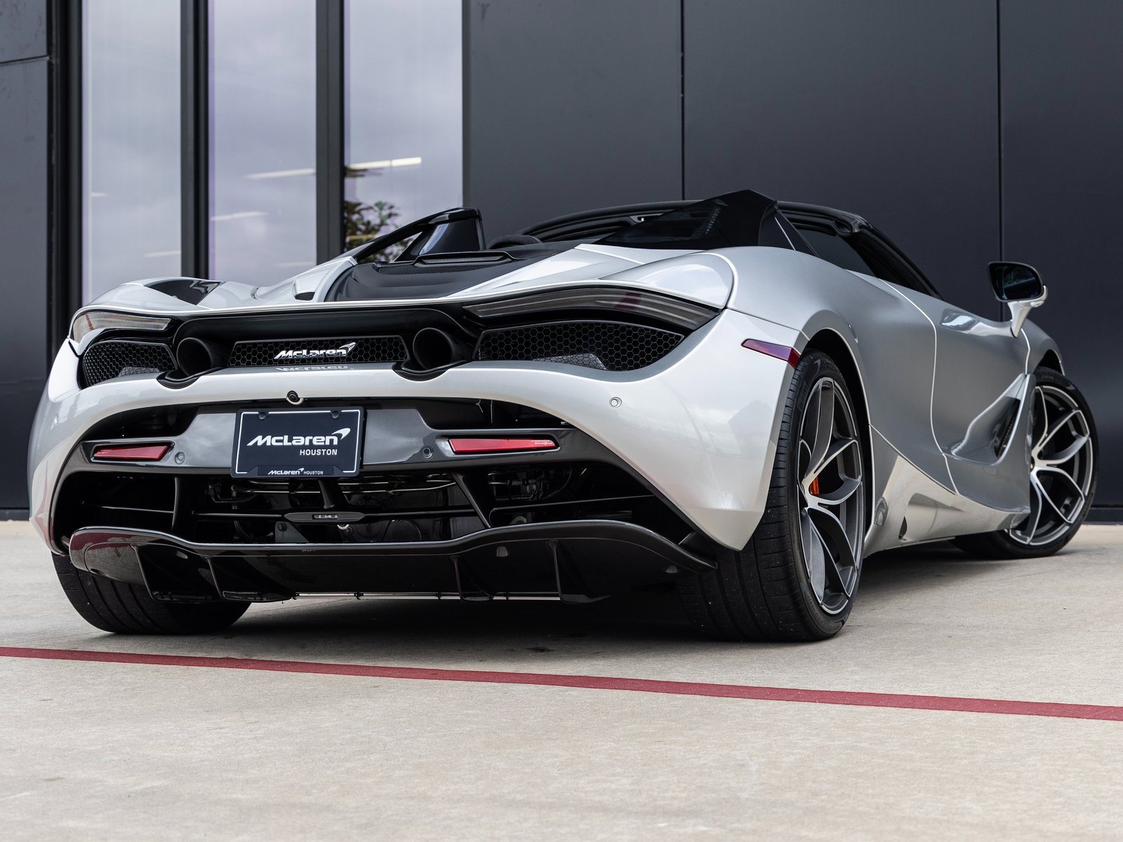Used 2020 McLaren 720S Spider image 10