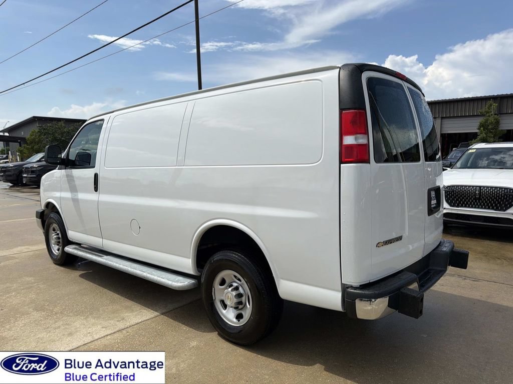 Used 2024 Chevrolet Express 2500 w/ Driver Convenience Package RWD image 8