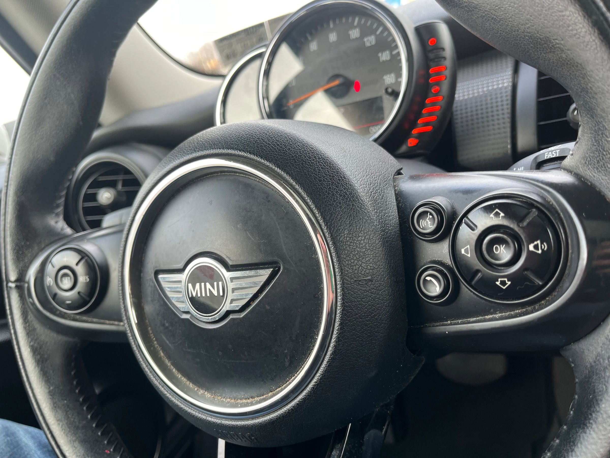 Used 2014 MINI Cooper 2-Door Hardtop image 27