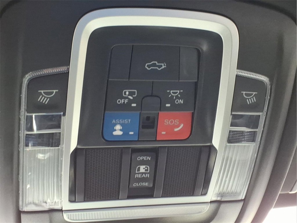 Used 2024 RAM 1500 Laramie image 31