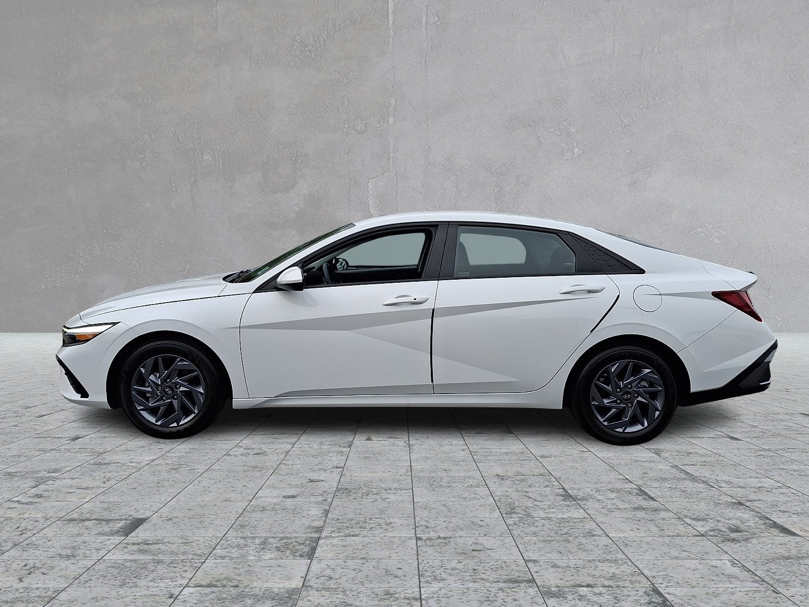 Certified 2024 Hyundai Elantra SEL FWD image 7
