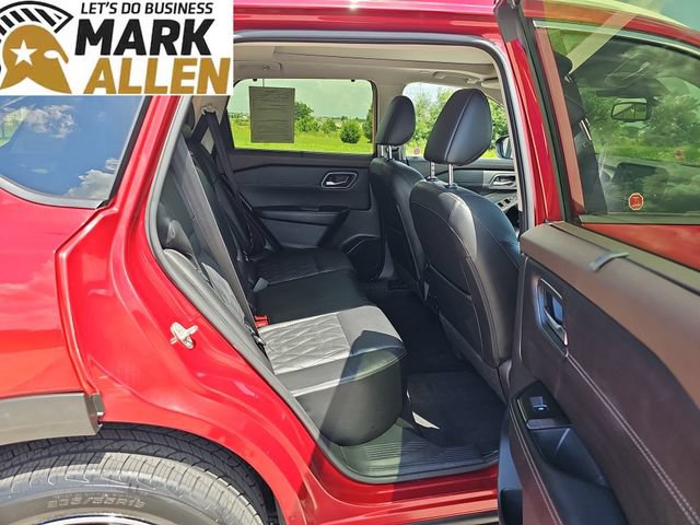 Used 2023 Nissan Rogue Platinum AWD/4WD image 28