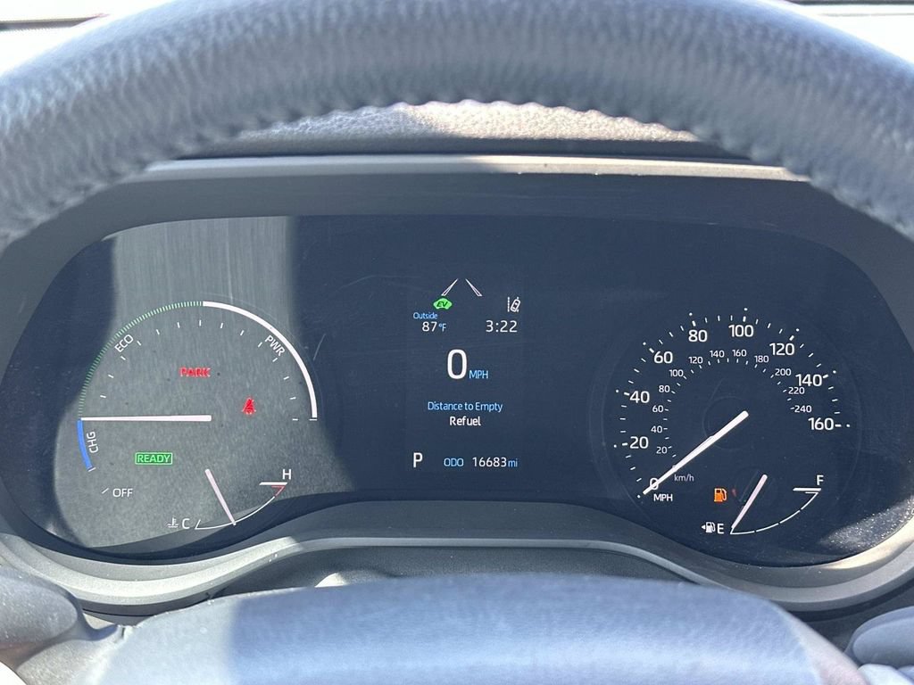 Used 2024 Toyota Sienna XLE FWD image 28