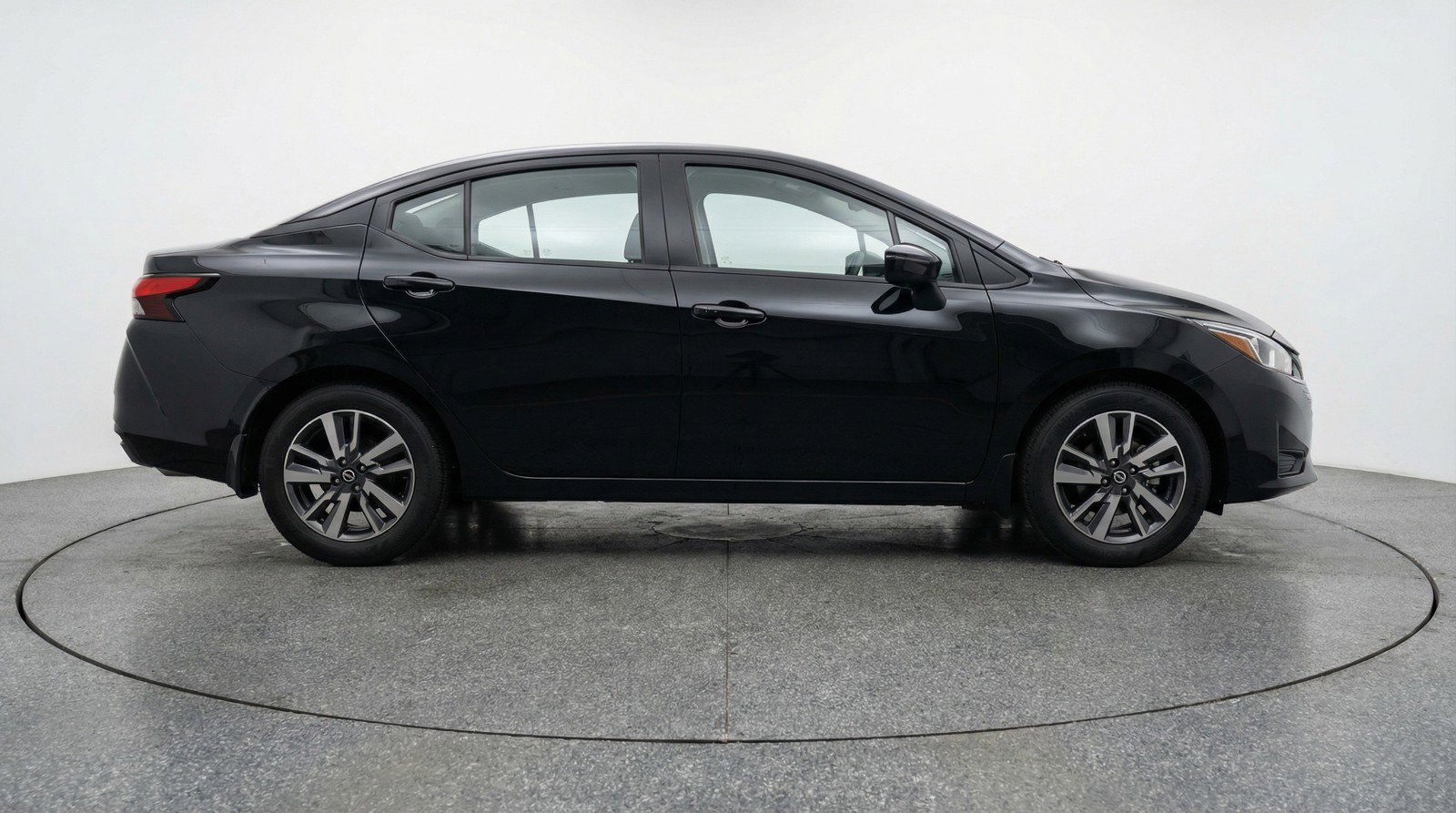 Used 2025 Nissan Versa SV image 11