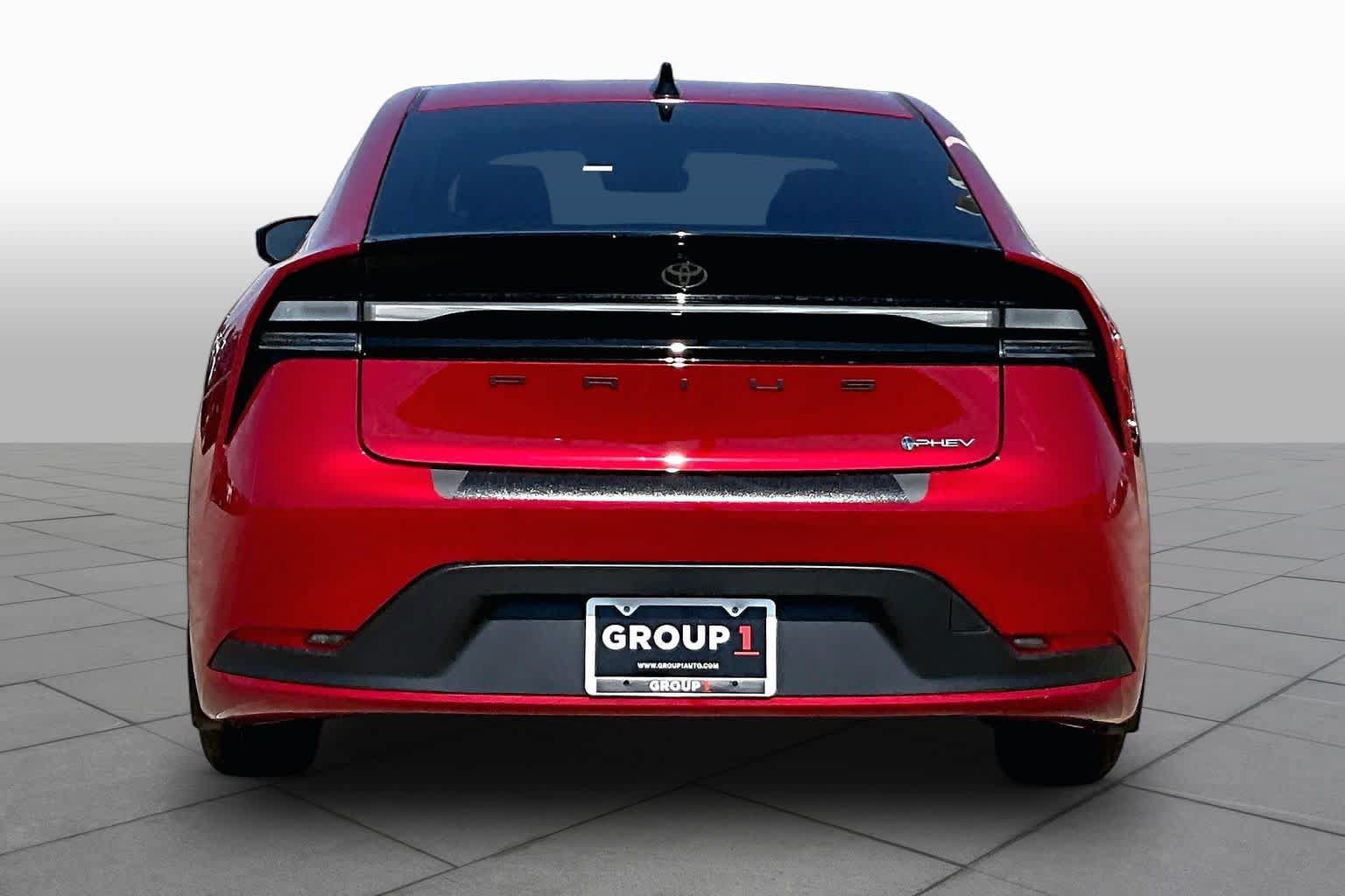 New 2027 Toyota Prius Plug-In Hybrid FWD image 4