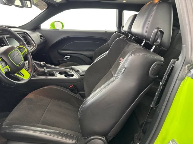 Used 2015 Dodge Challenger R/T Scat Pack w/ Scat Pack Appearance Package RWD image 23