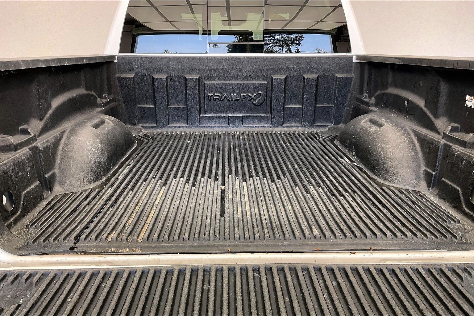 Used 2025 RAM 1500 Laramie AWD/4WD image 28