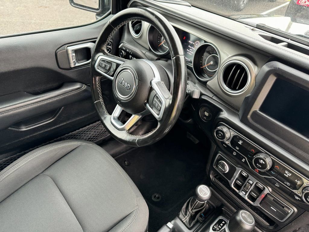 Used 2020 Jeep Wrangler Unlimited Sahara image 28