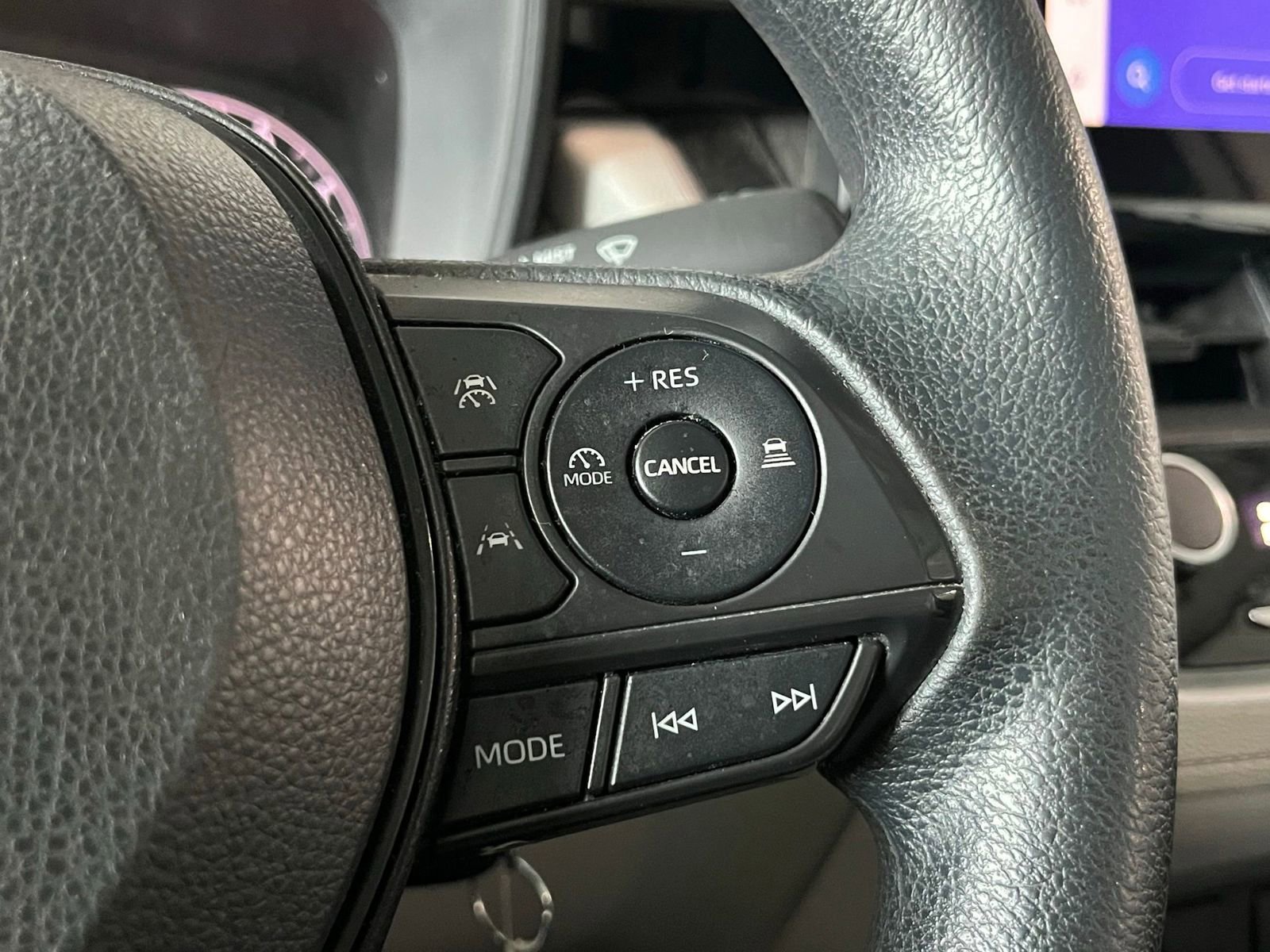 Used 2023 Toyota Corolla Cross L AWD/4WD image 21