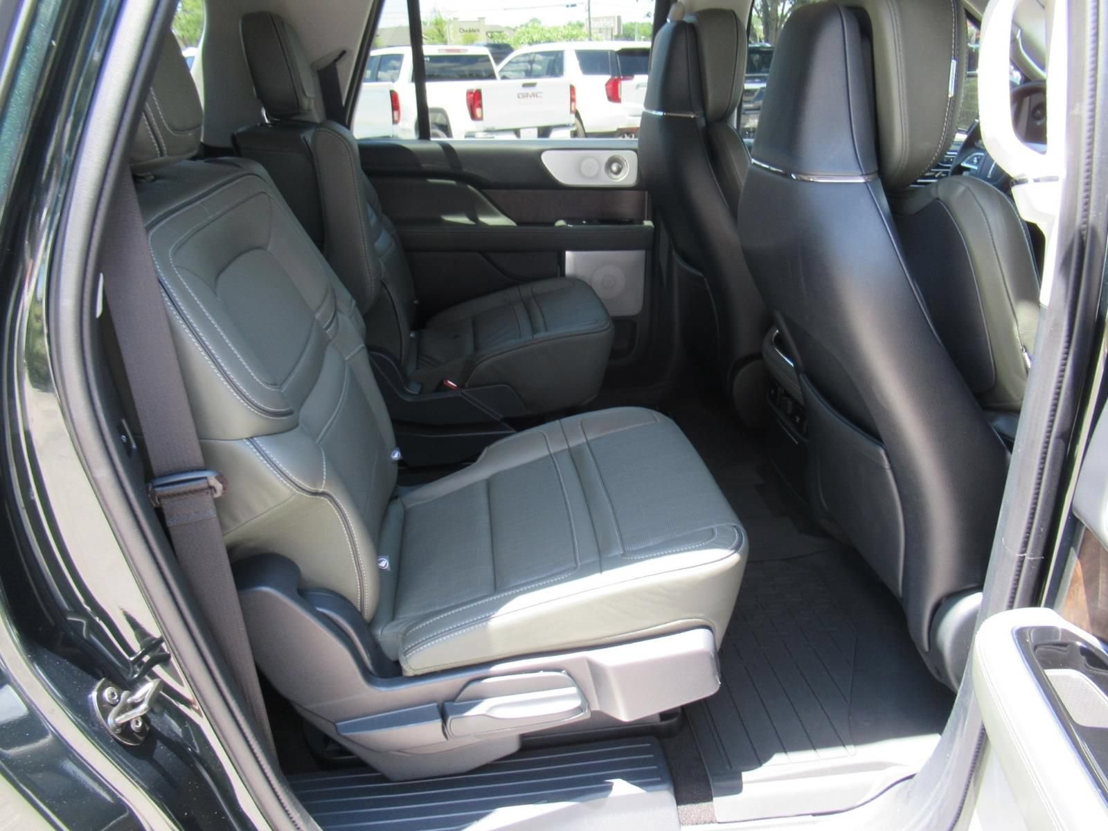 Used 2023 Lincoln Navigator L Black Label AWD/4WD image 39