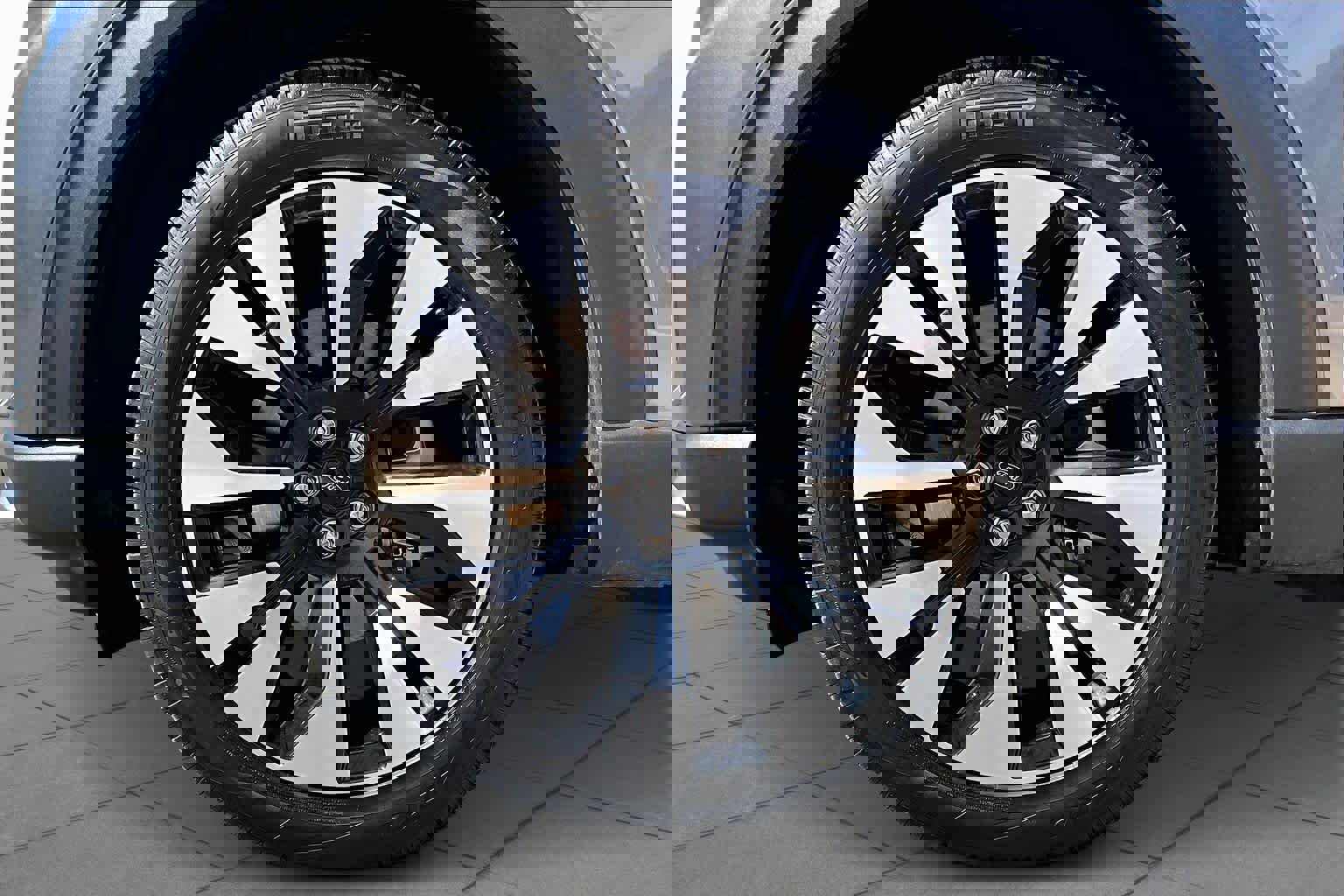 Used 2025 Ford Explorer Platinum w/ LUX Leather Package image 11