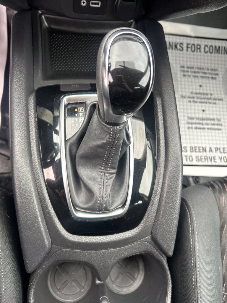 Used 2018 Nissan Rogue S AWD/4WD image 31